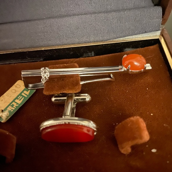 Grande-A carnelian Cuff Links and tie Bar - Picture 2 of 5